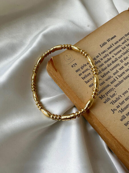 basic circle bracelet