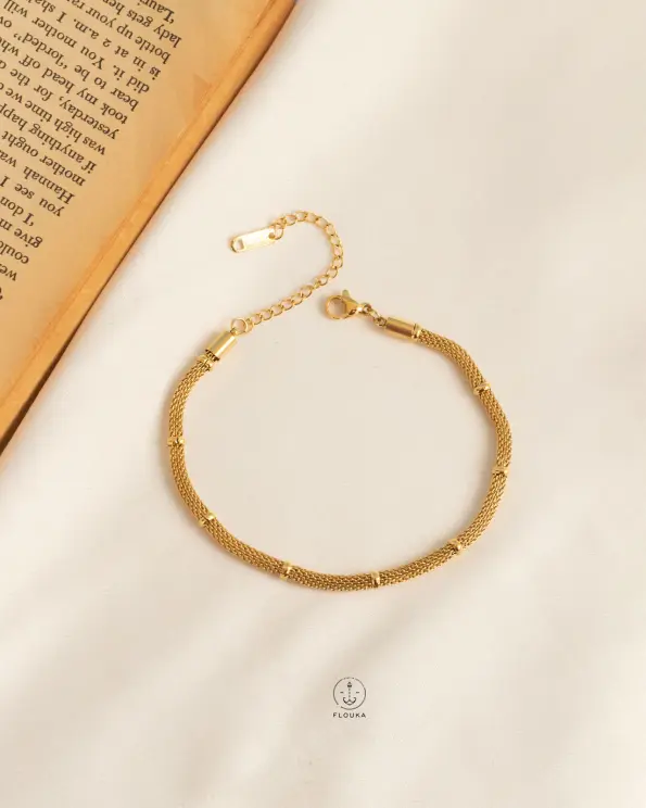 gold bracelet
