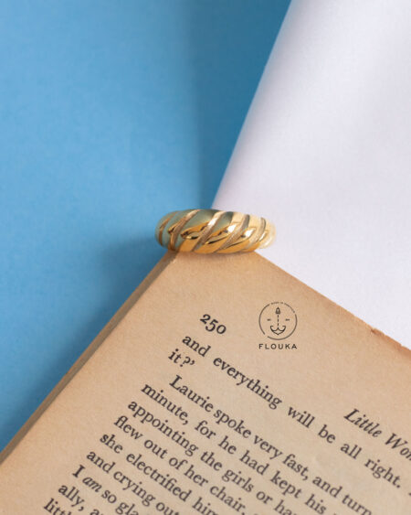 Croissant gold ring