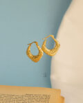 gold earrings