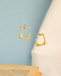 corner gold earrings