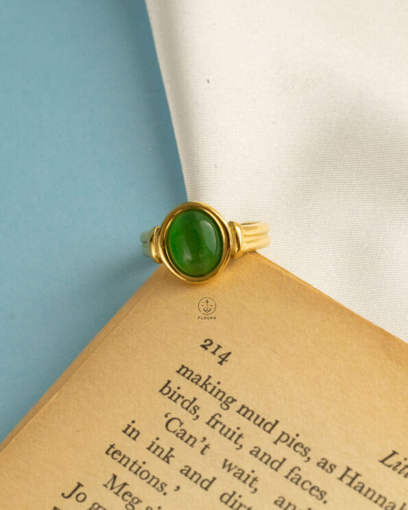 green cat eye ring