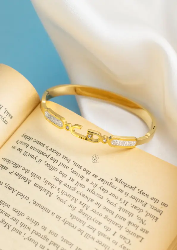 straus gold bracelet