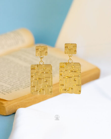 basic gold earrings