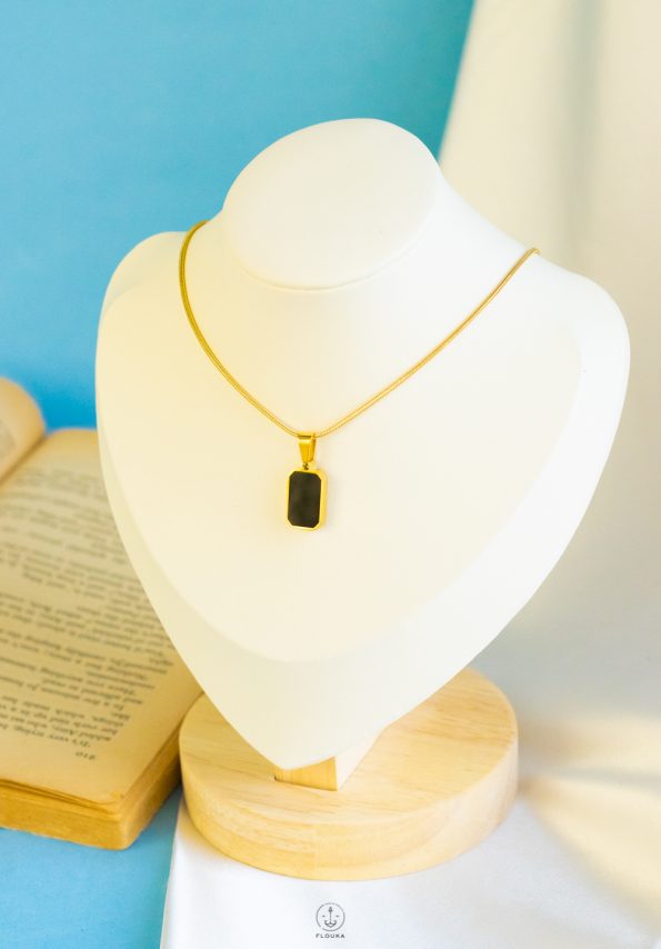 basic gold black necklace