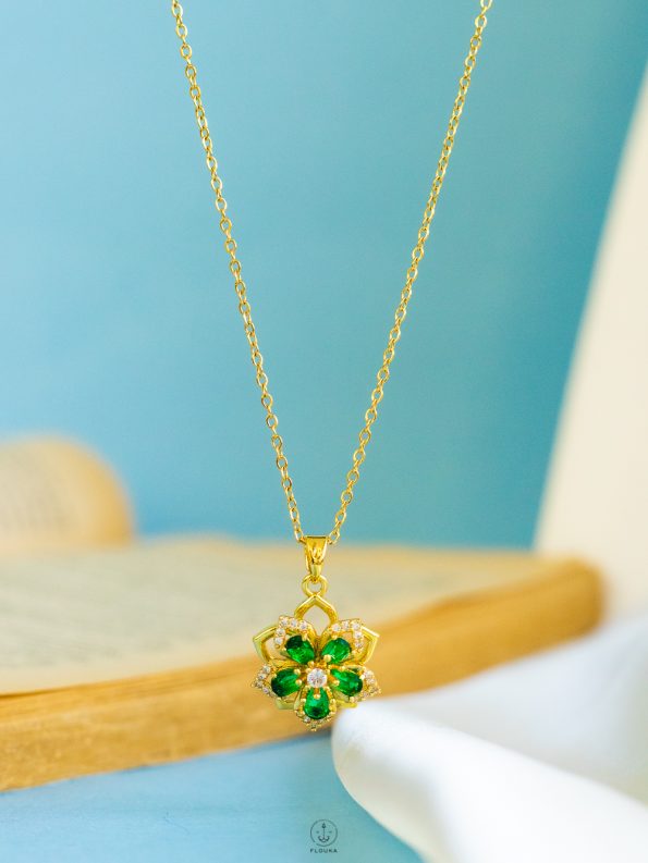 green flower spin necklace