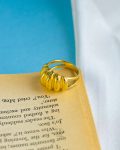 gold seashel ring