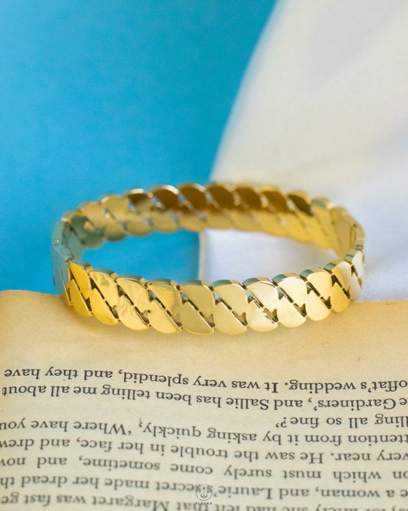 basic gold bracelet