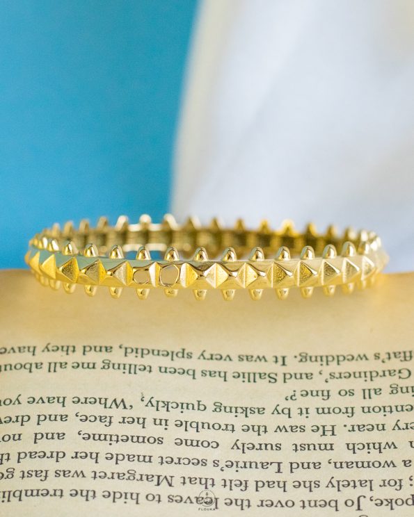 basic sharp gold bracelet