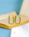 basic sqaure gold earrings