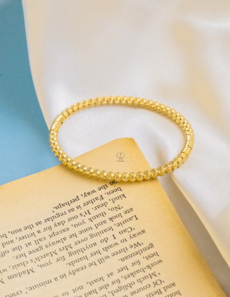 basic gold bracelet