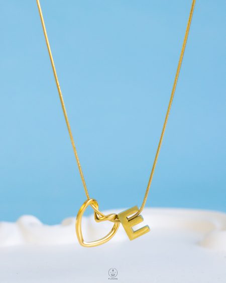 trendy heart letter E necklace