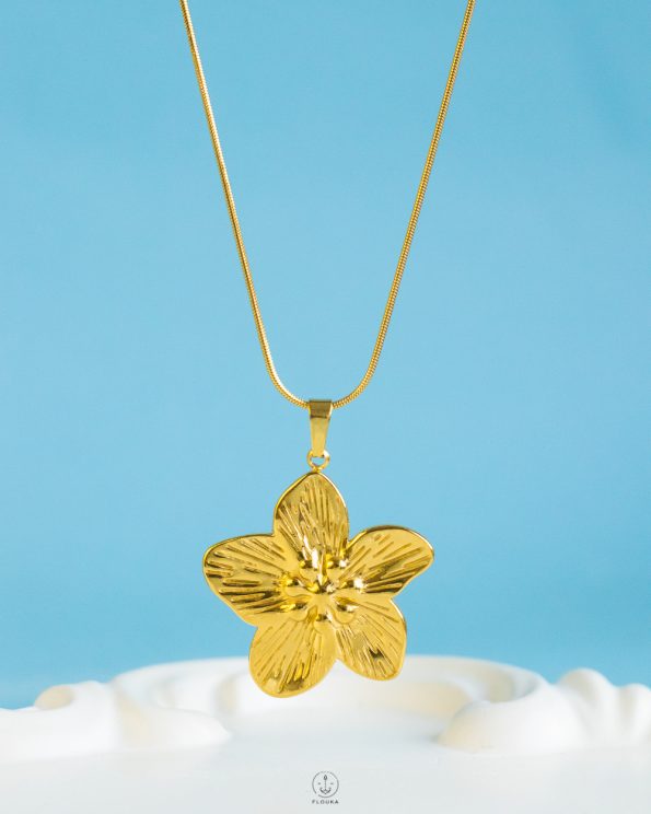 big flower mouse necklace