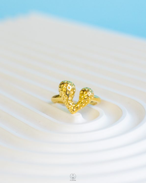 gold heart straus ring