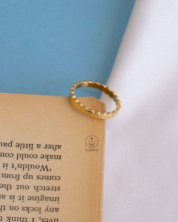 simple gold ring