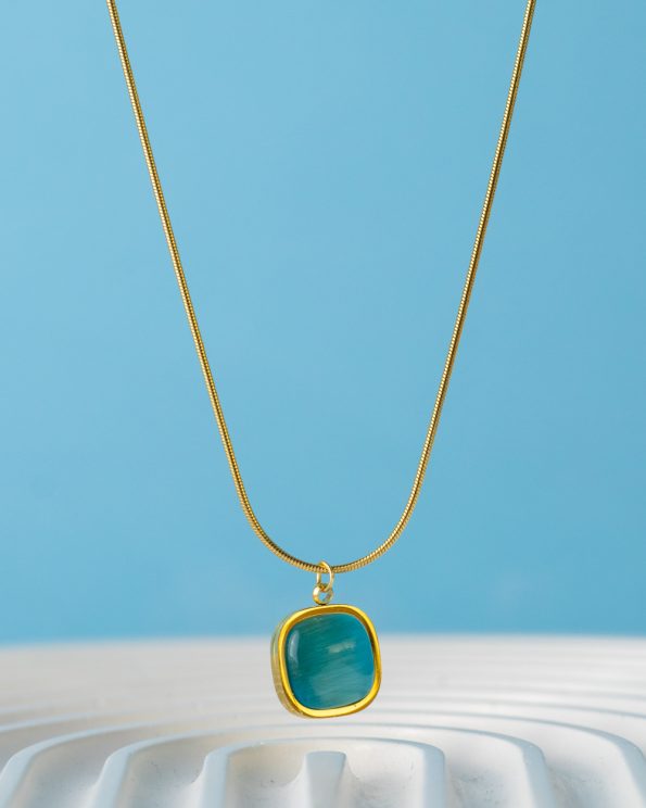 baby blue square cat eye necklace