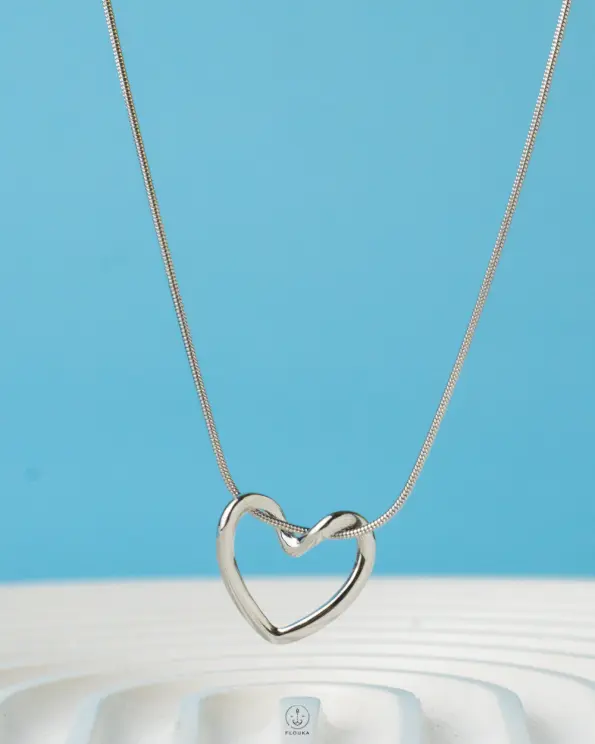 silver trendy heart necklace