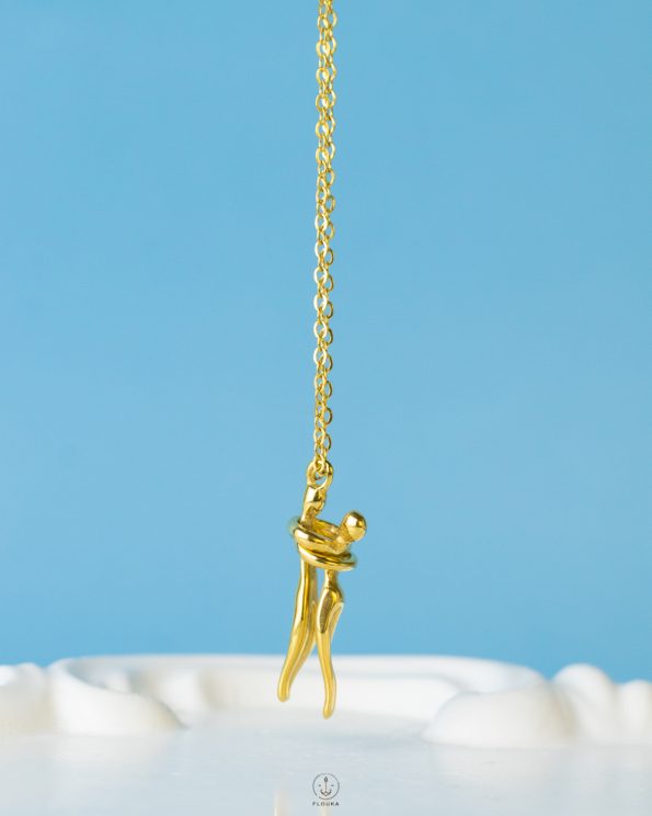 hug gold necklace