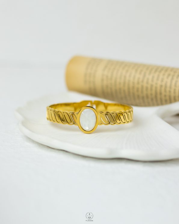 white circle gold bracelet