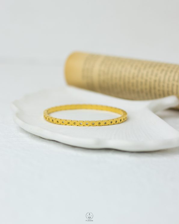 basic gold bracelet