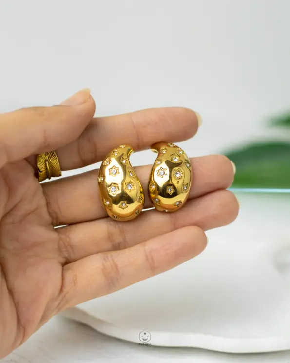 curvy tear drop straus earrings