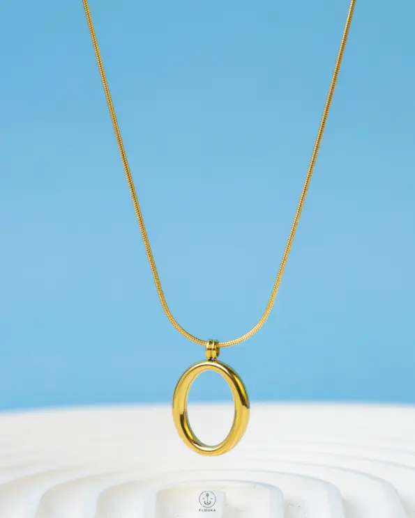 letter o mouse gold necklace