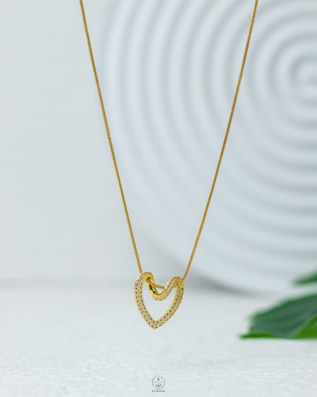 straus trendy heart necklace