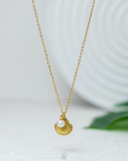 seashell gold necklace