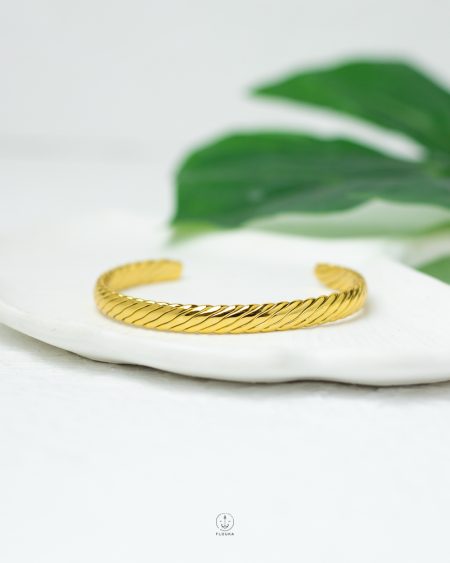 simple gold free size bracelet