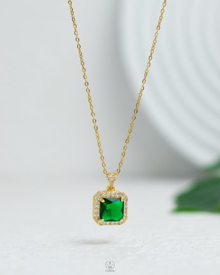 green straus gold necklace