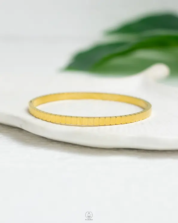 basic gold bracelet