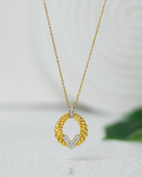 v straus gold necklace