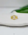 white rasin gold ring