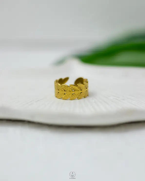 gold leafs free size ring