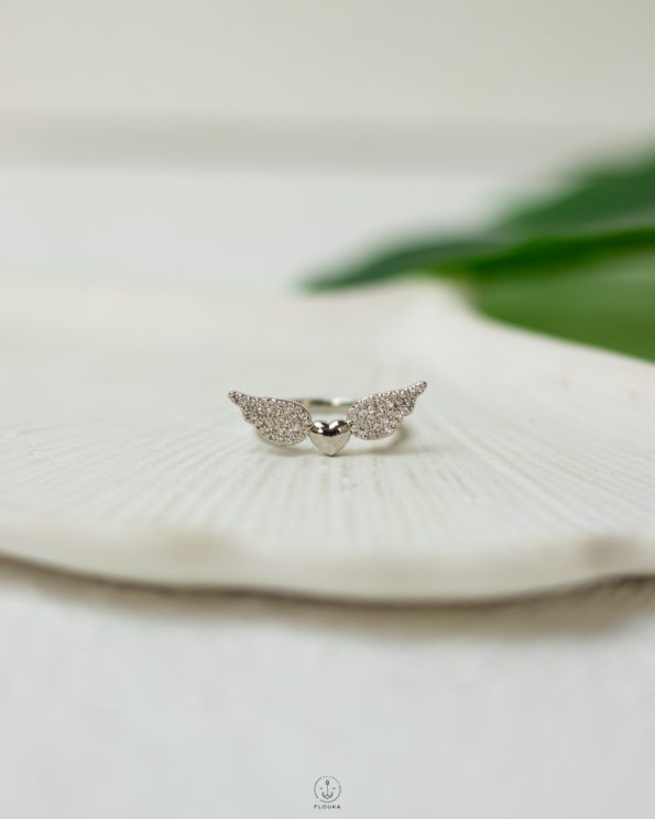 free size heart wings ring