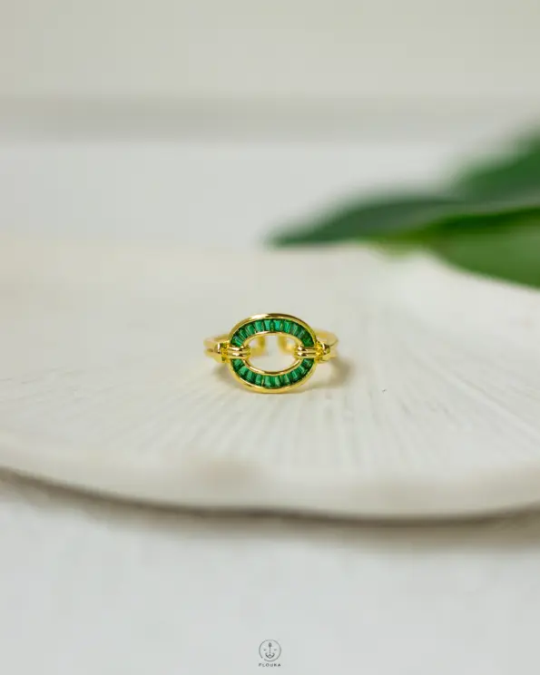 green strus ring