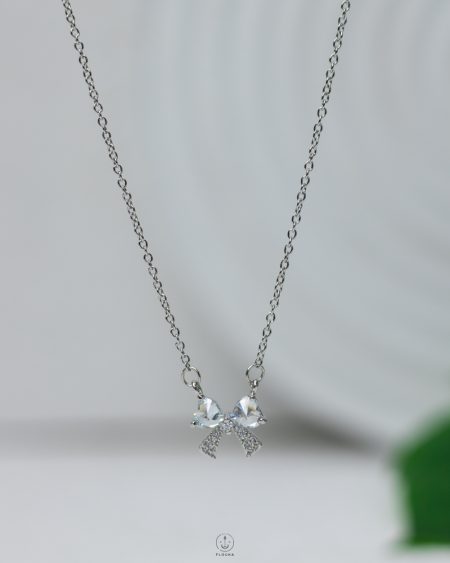 silver strus tie necklace