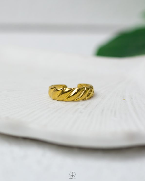 gold free size ring