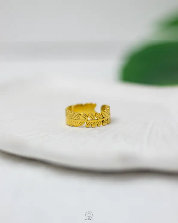 gold leafs free size ring