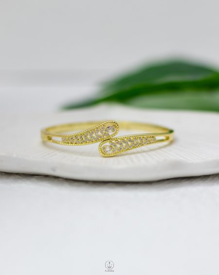Luxury leaf straus gold bracelet