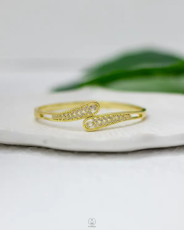 Luxury leaf straus gold bracelet