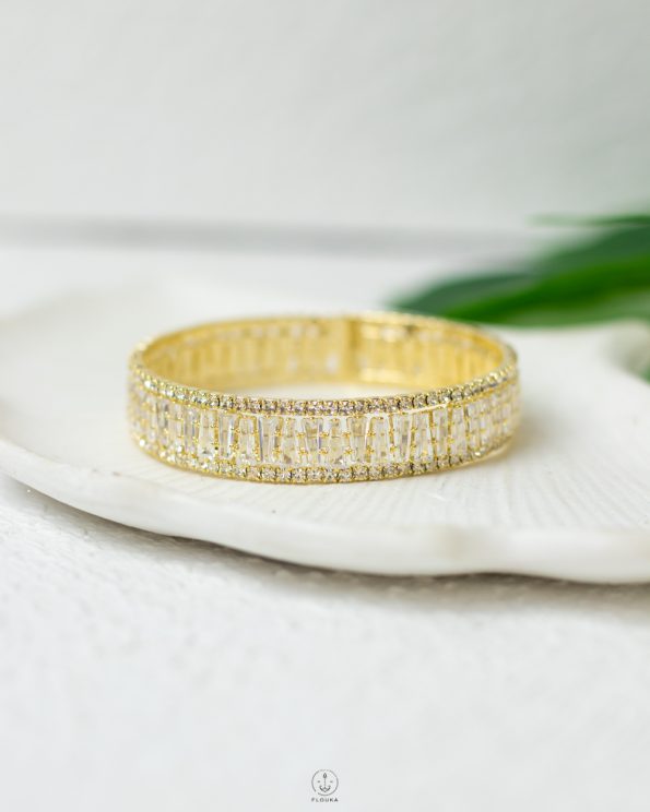 gold strus bracelet