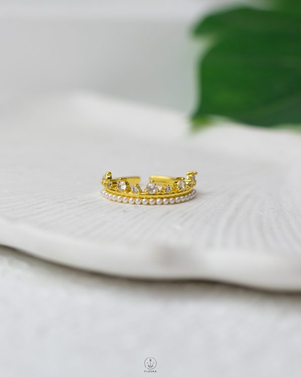gold strus crown ring