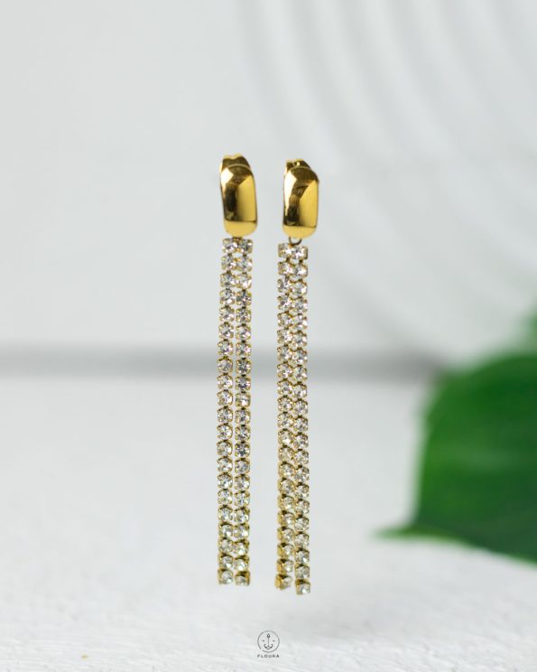 white straus earing