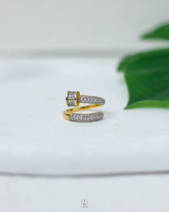 straus nail ring