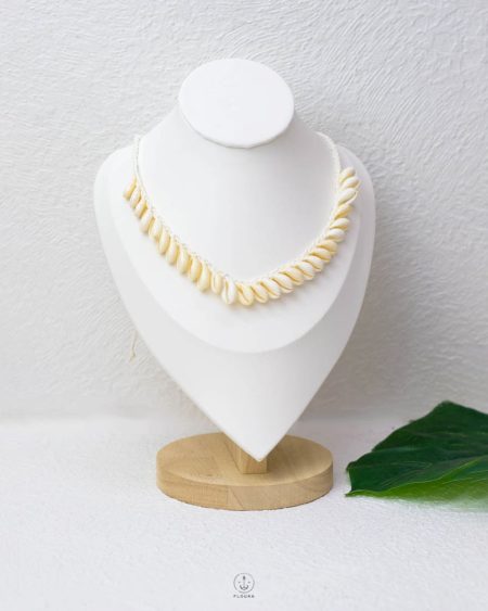 free size summer Beige seashell necklace