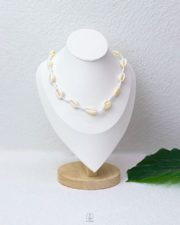 free size summer Beige seashell necklace