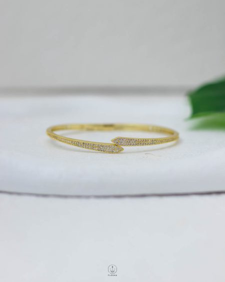 gold struas snack bracelet