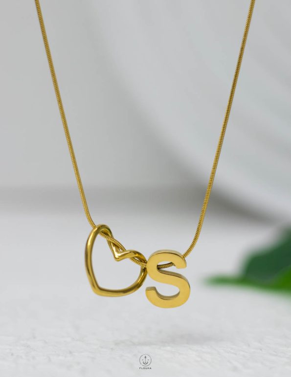 litter S gold trendy heart necklace