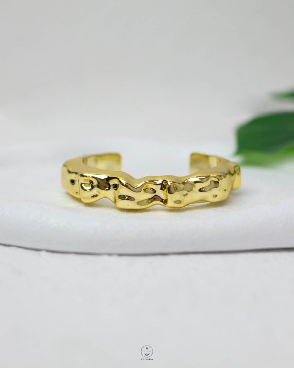 CCB gold mount bracelet